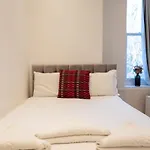 Grand Apartments Fulham Palace